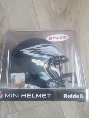 Riddell Philadelphia Eagles Green Mini Helmet
